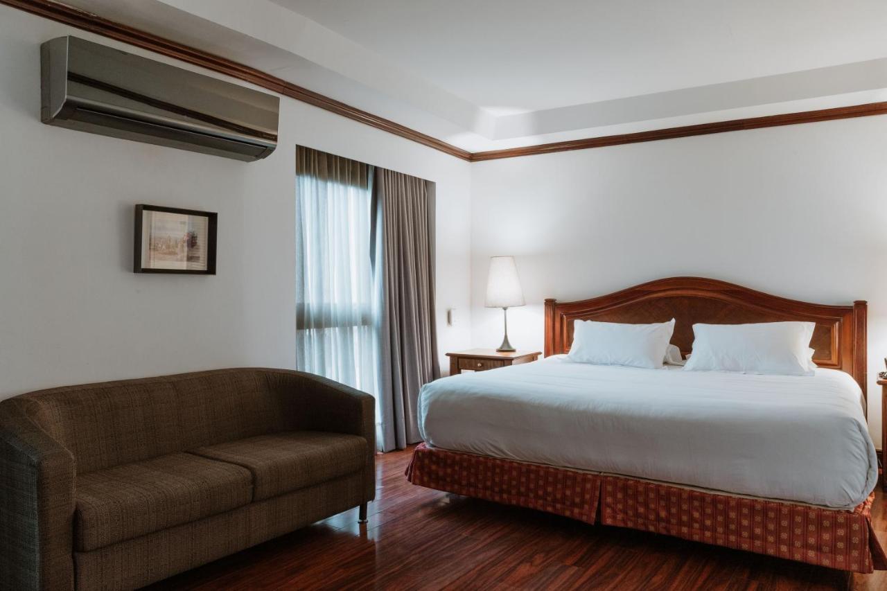 Hotel Park10 Medellin Luaran gambar A room at the hotel