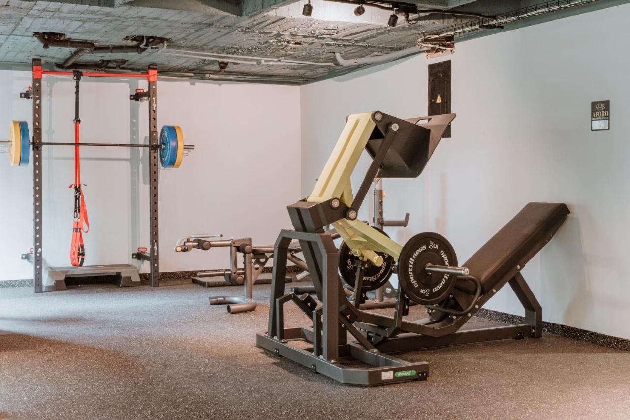 Hotel Park10 Medellin Luaran gambar Leg press machine