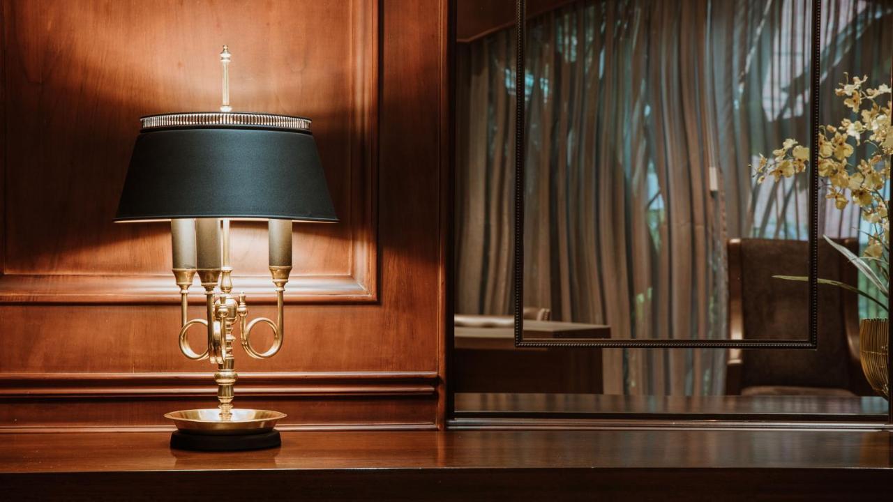 Hotel Park10 Medellin Luaran gambar A table lamp