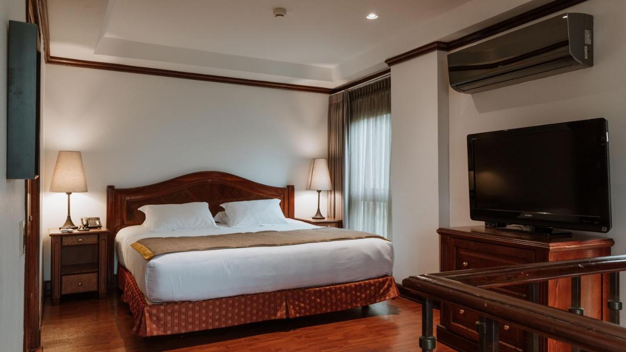 Hotel Park10 Medellin Luaran gambar A bedroom at the hotel