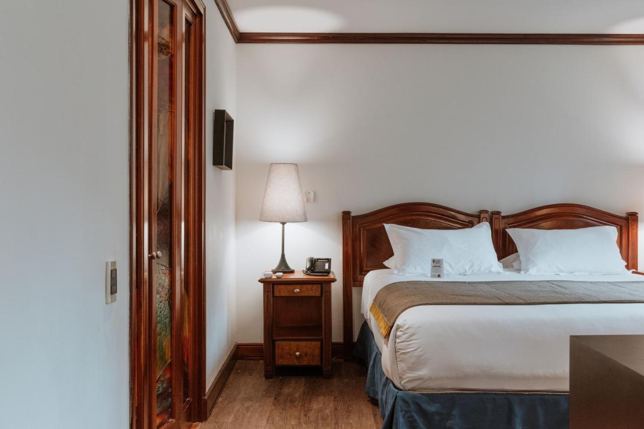 Hotel Park10 Medellin Luaran gambar A bedroom at the hotel