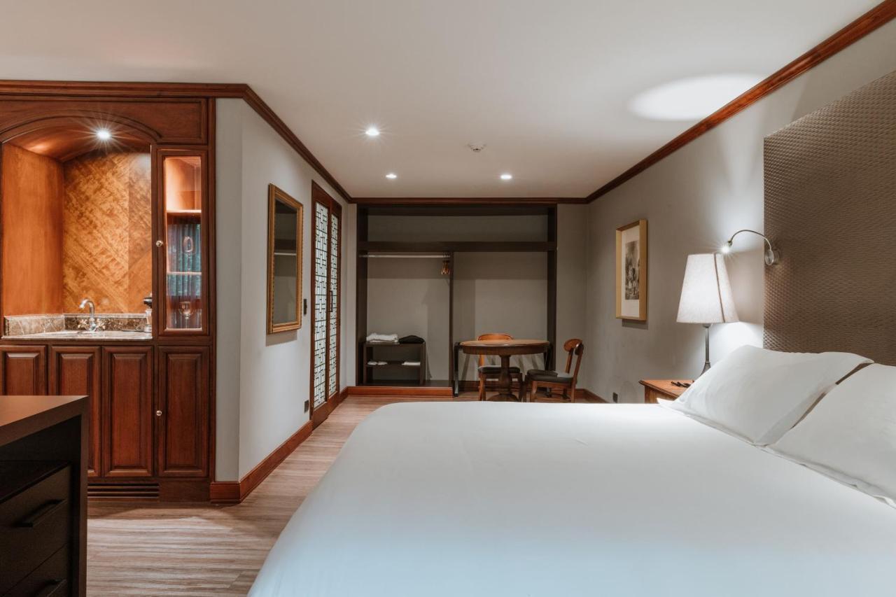 Hotel Park10 Medellin Luaran gambar Deluxe Room
