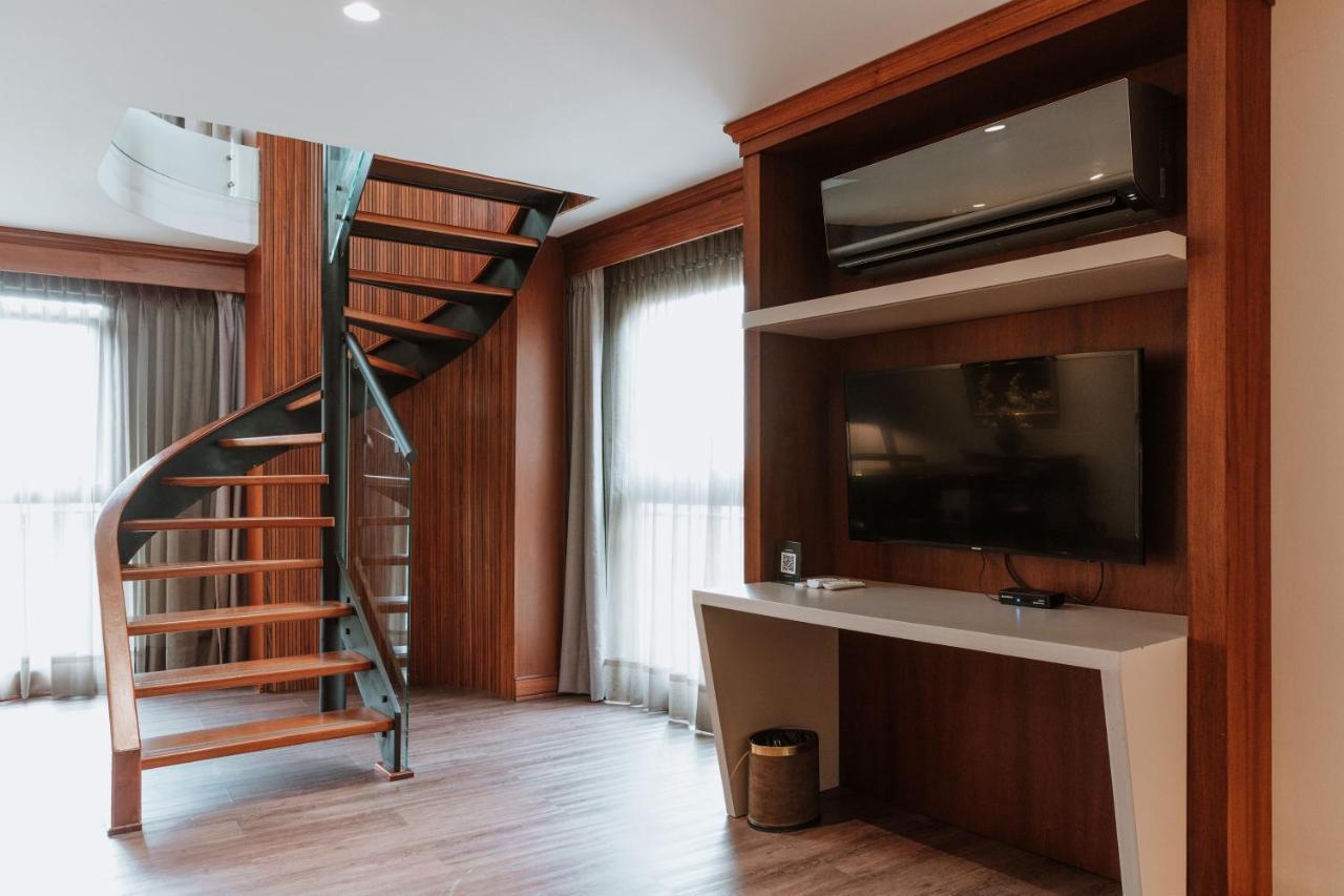 Hotel Park10 Medellin Luaran gambar Interior of a suite