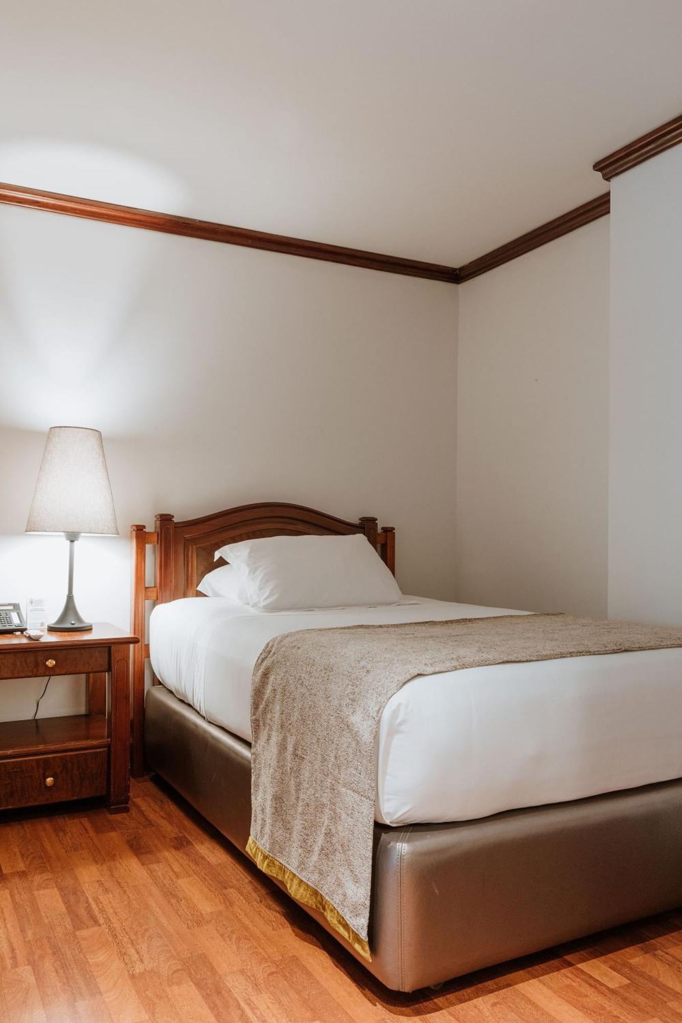 Hotel Park10 Medellin Luaran gambar A single bed