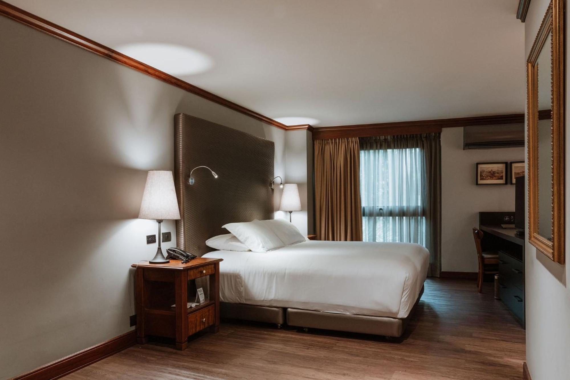 Hotel Park10 Medellin Luaran gambar A room at the hotel