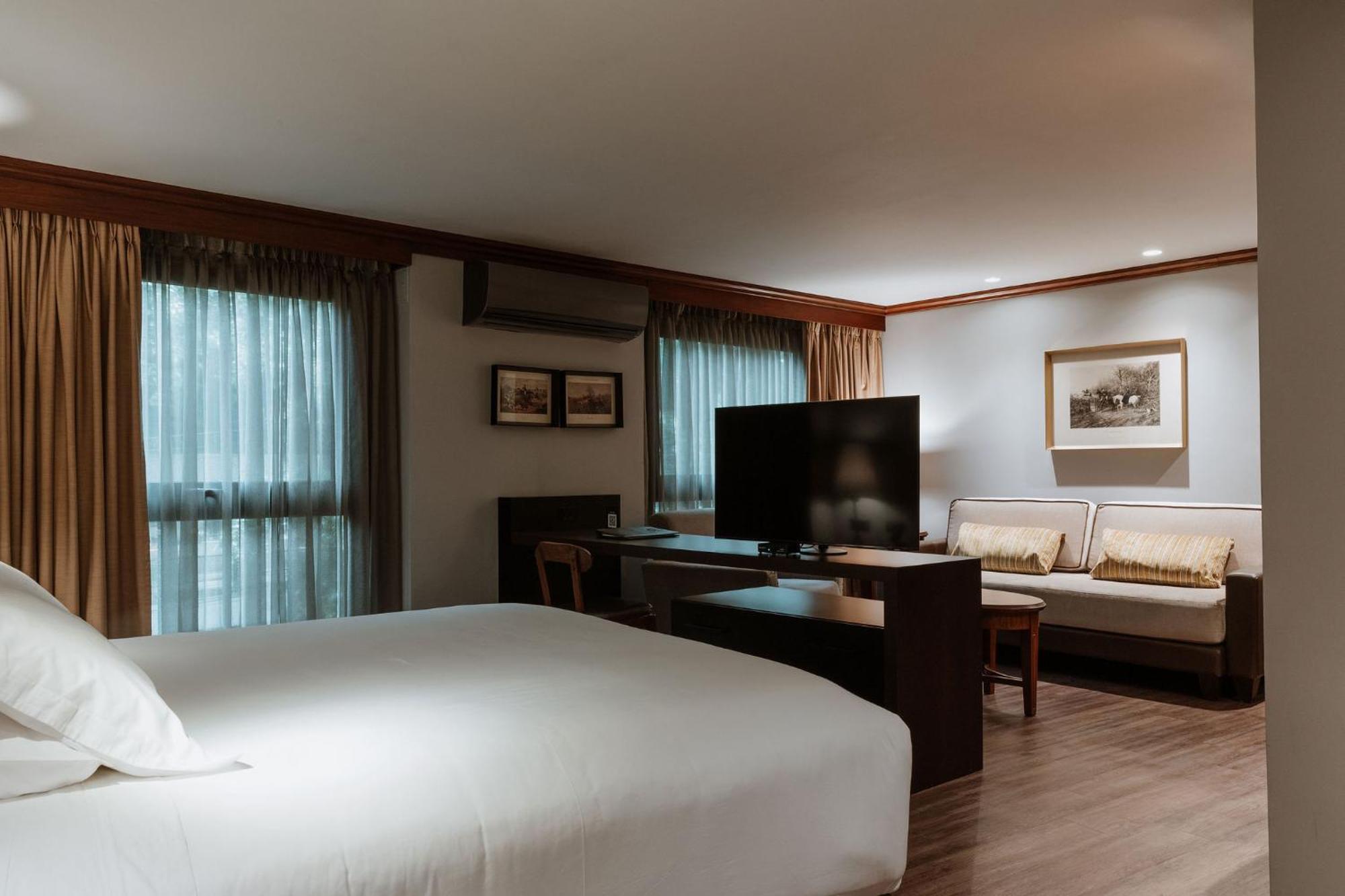Hotel Park10 Medellin Luaran gambar A room at the hotel