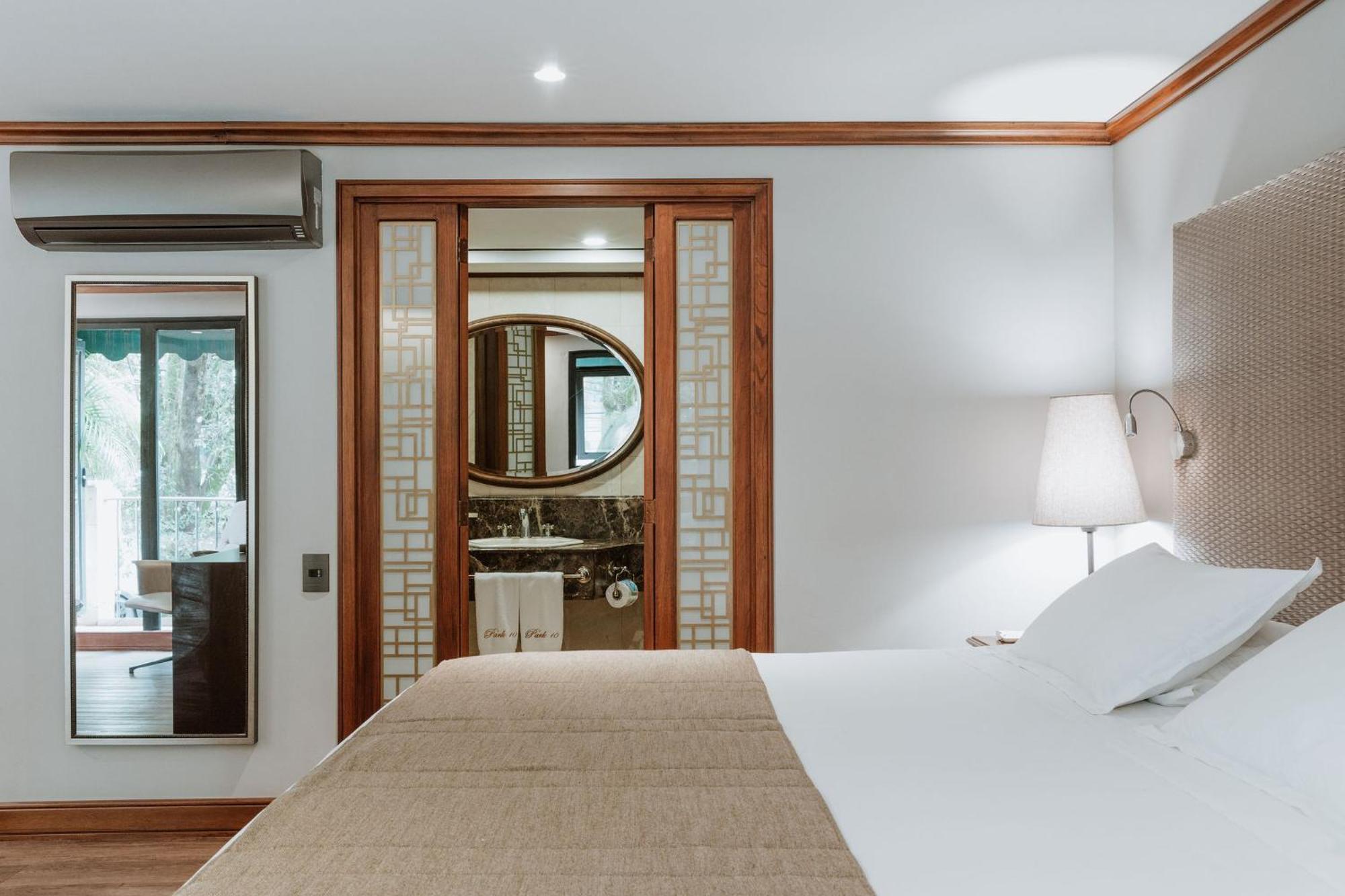 Hotel Park10 Medellin Luaran gambar A room at the hotel