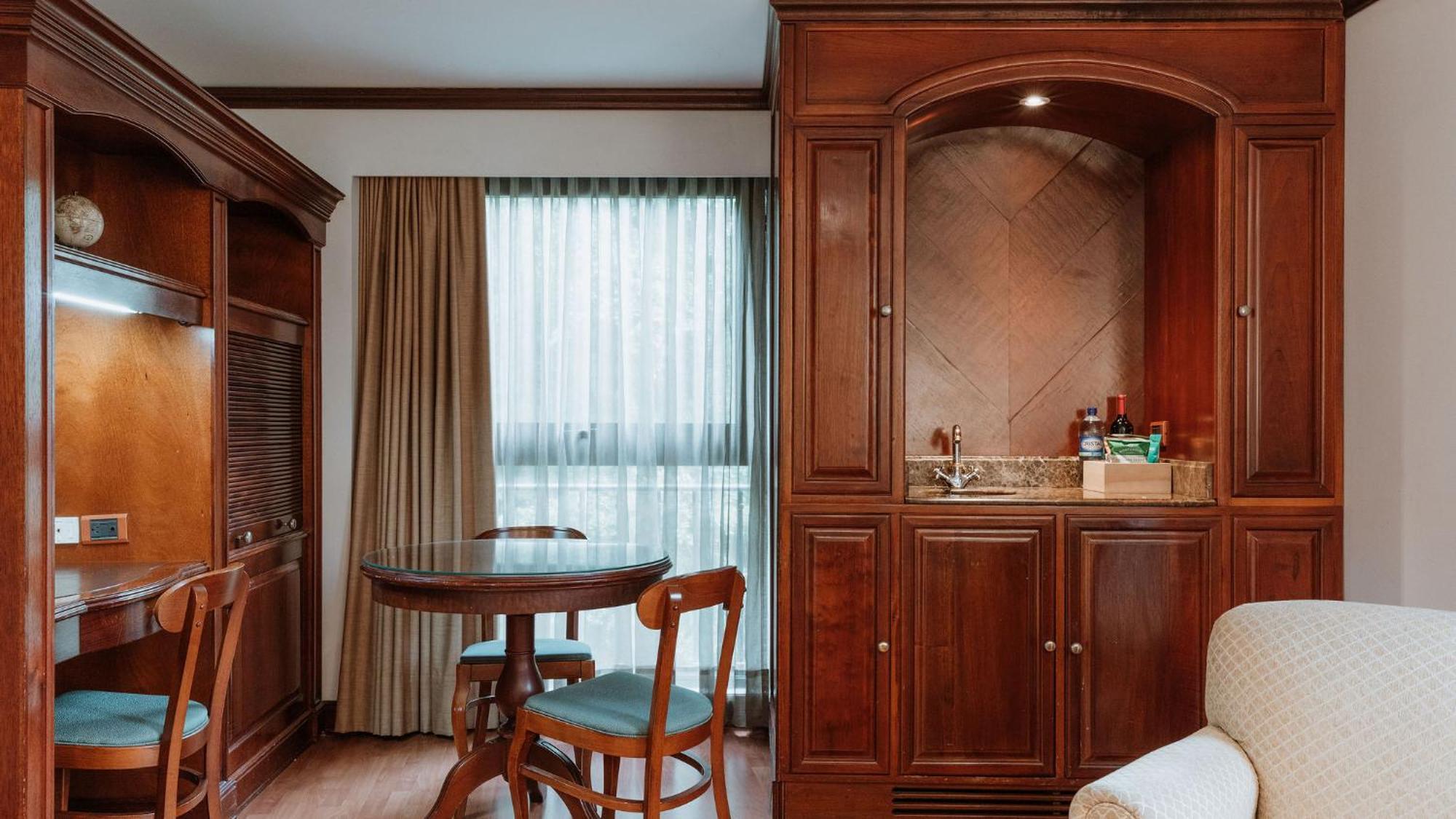 Hotel Park10 Medellin Luaran gambar A wet bar in a hotel room