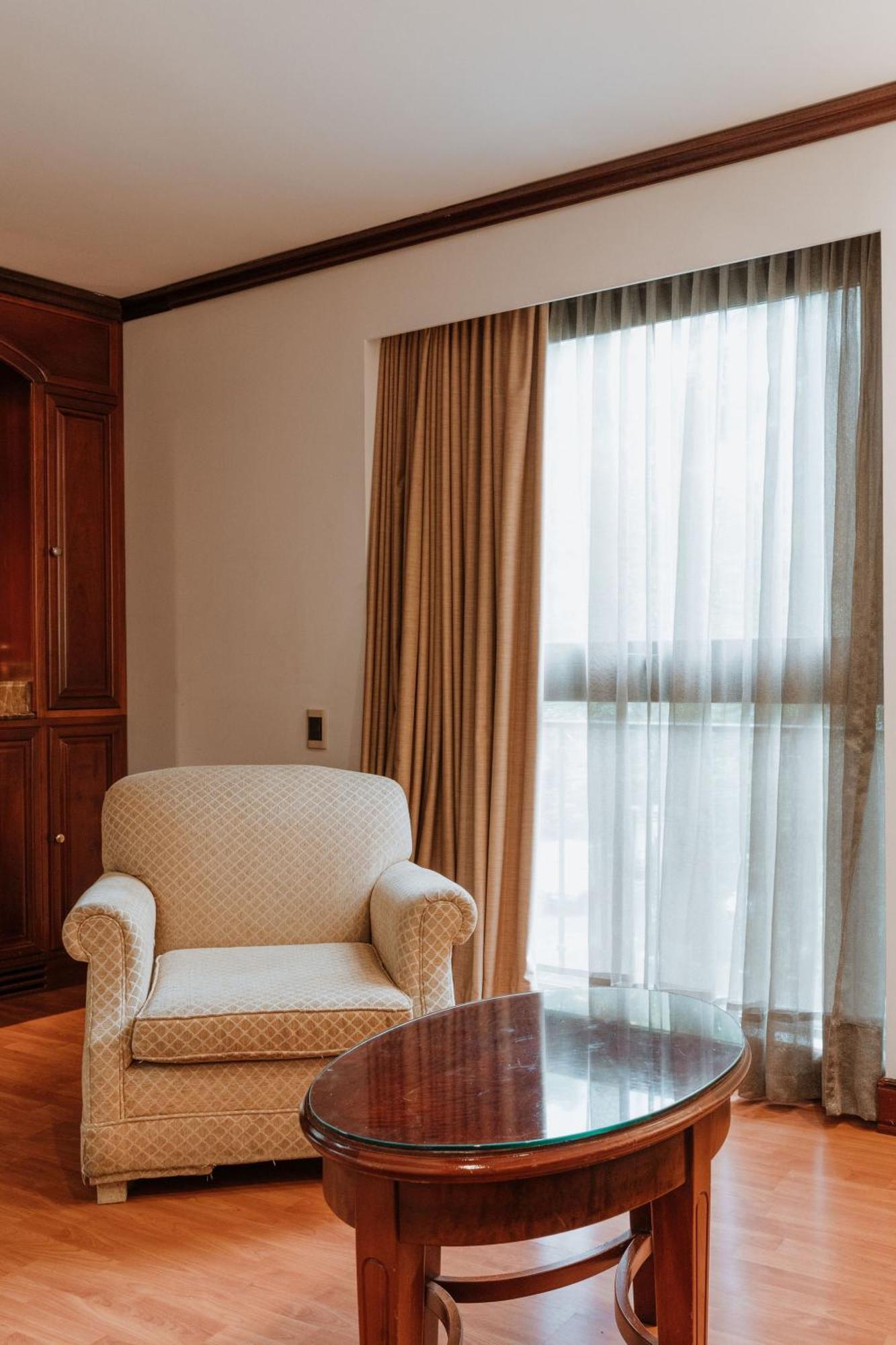 Hotel Park10 Medellin Luaran gambar Curtains